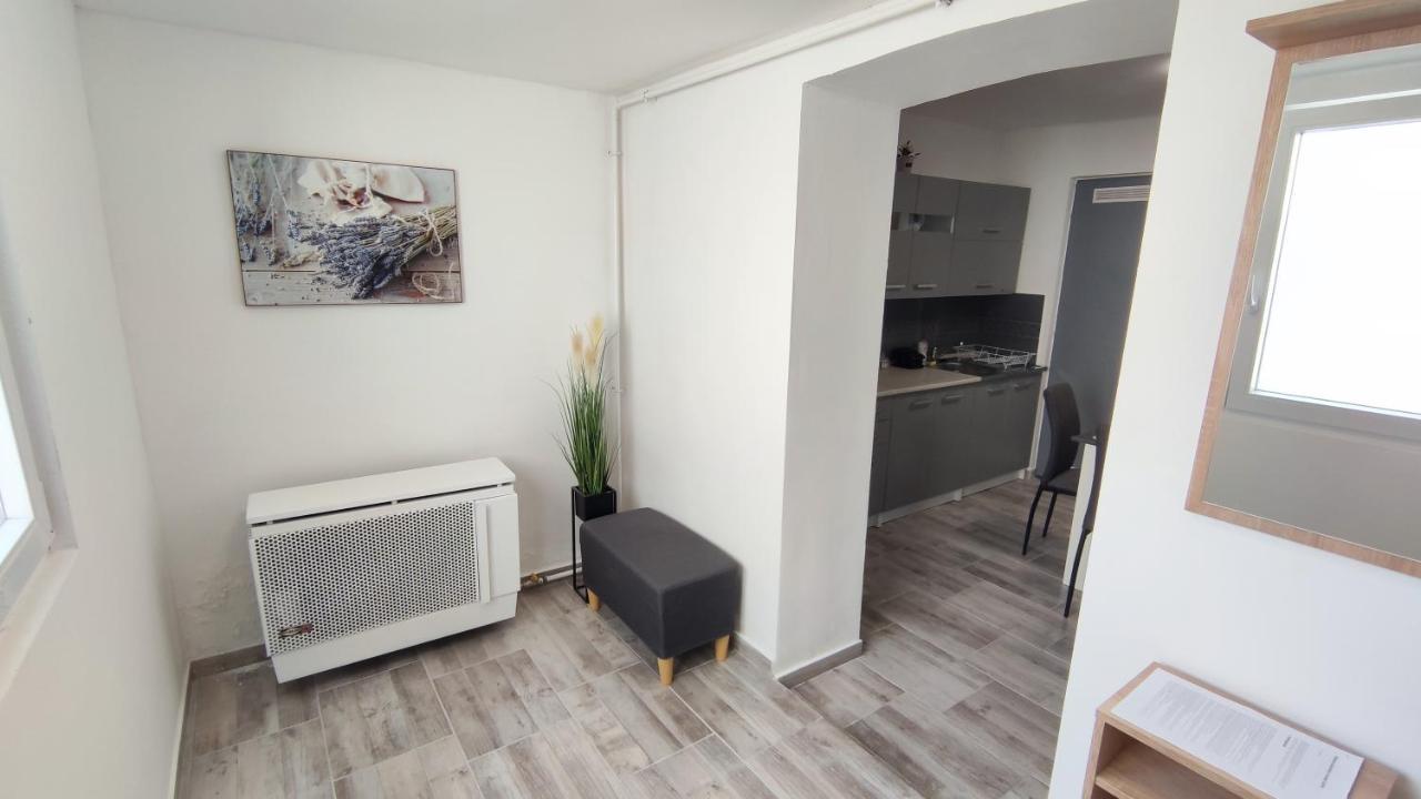 Freedom-Fehervar Apartman Szekesfehervar Exterior photo